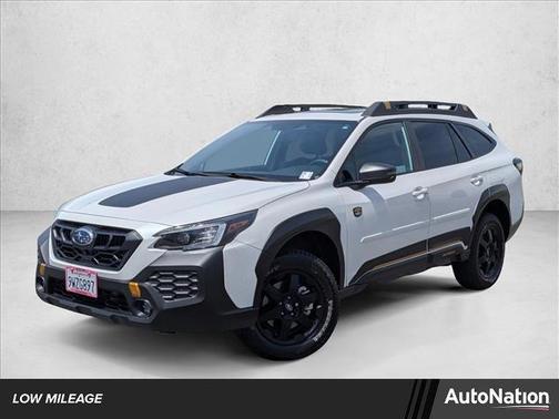 Crystal White Pearl 2025 Subaru Outback Wilderness