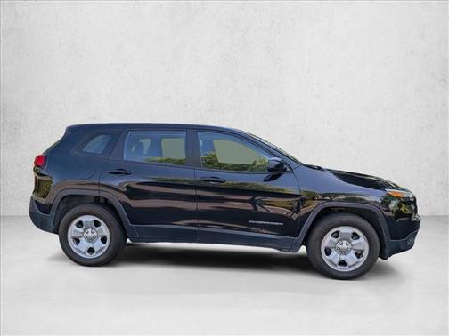 Brilliant Black Crystal Pearlcoat 2014 Jeep Cherokee Sport