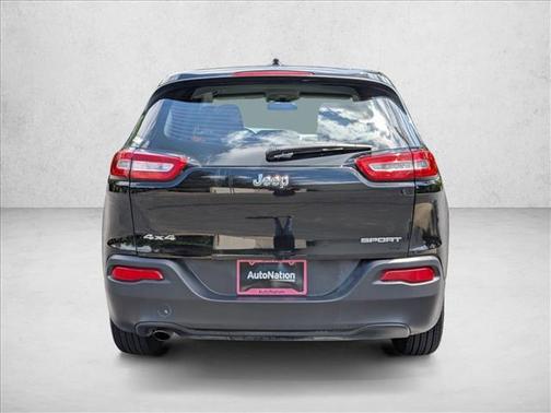 Brilliant Black Crystal Pearlcoat 2014 Jeep Cherokee Sport