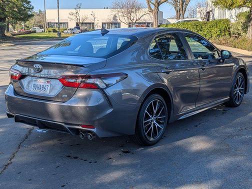 2021 Toyota Camry SE