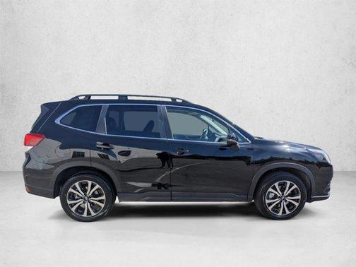 Crystal Black Silica 2022 Subaru Forester Limited