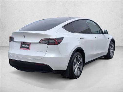 2022 Tesla Model Y Long Range Dual Motor All-Wheel Drive