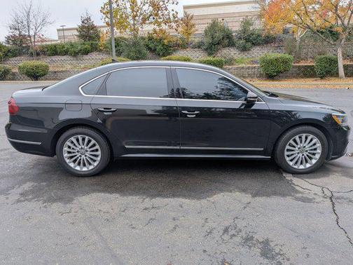 2017 Volkswagen Passat 1.8T SE