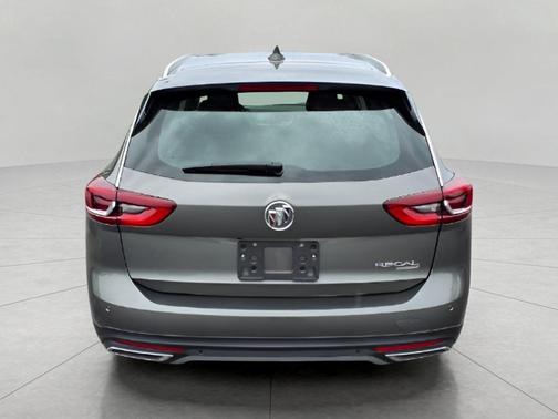 2019 Buick Regal TourX Essence