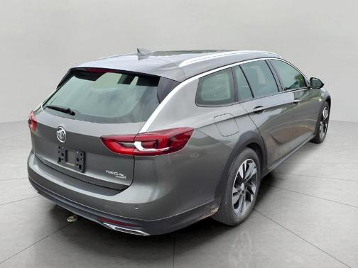 2019 Buick Regal TourX Essence