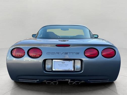 2004 Chevrolet Corvette Base