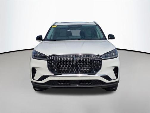Pristine White Metallic Tri-Coat 2026 Lincoln Aviator Premiere