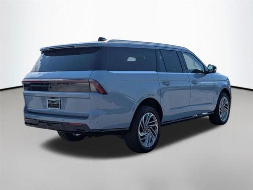 Gray Mist Metallic Tri-Coat 2026 Lincoln Navigator Reserve