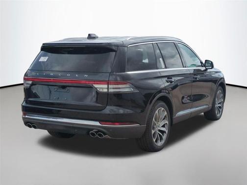 Infinite Black Metallic Clearcoat 2026 Lincoln Aviator Reserve