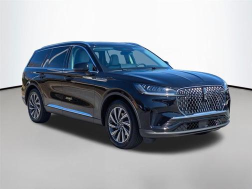 Infinite Black Metallic Clearcoat 2026 Lincoln Aviator Premiere
