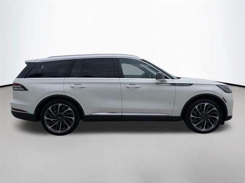 Pristine White Metallic Tri-Coat 2026 Lincoln Aviator Reserve AWD