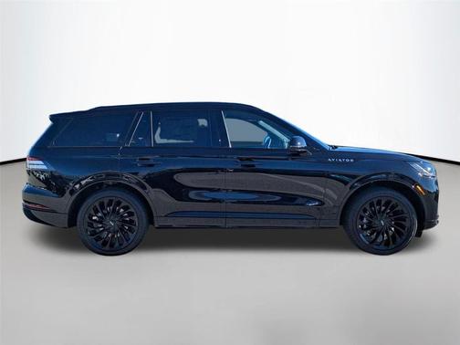 Infinite Black Metallic Clearcoat 2026 Lincoln Aviator Reserve AWD