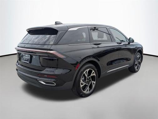 Infinite Black Metallic Clearcoat 2026 Lincoln Nautilus Premiere