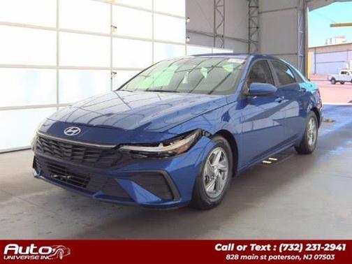 2024 Hyundai ELANTRA SE