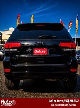 Diamond Black Crystal Pearlcoat 2017 Jeep Grand Cherokee Altitude