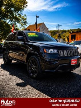 Diamond Black Crystal Pearlcoat 2017 Jeep Grand Cherokee Altitude