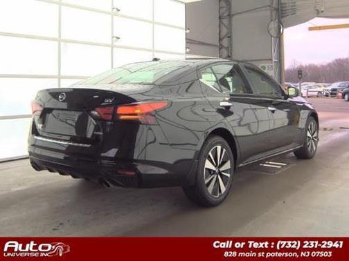 Super Black 2021 Nissan Altima 2.5 SV