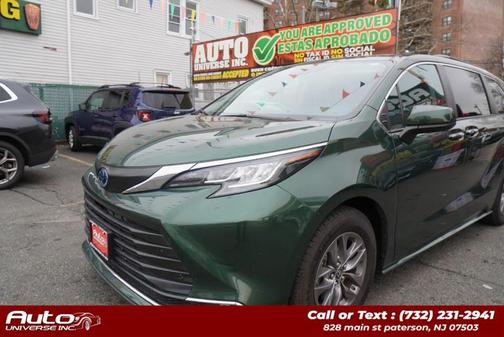 2021 Toyota Sienna XLE 8 Passenger