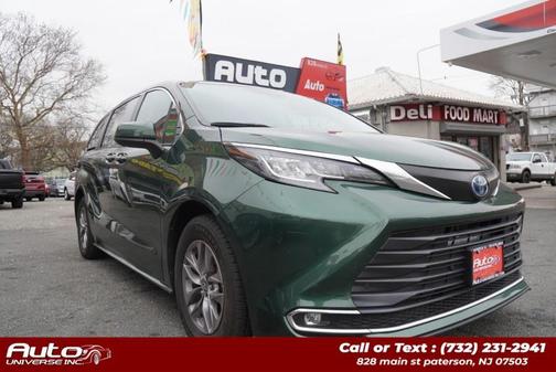 2021 Toyota Sienna XLE 8 Passenger