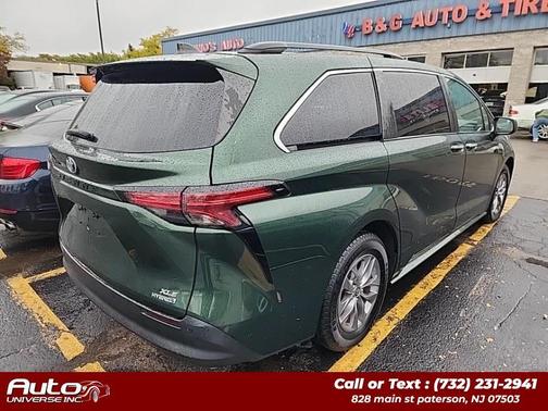 2021 Toyota Sienna XLE 8 Passenger