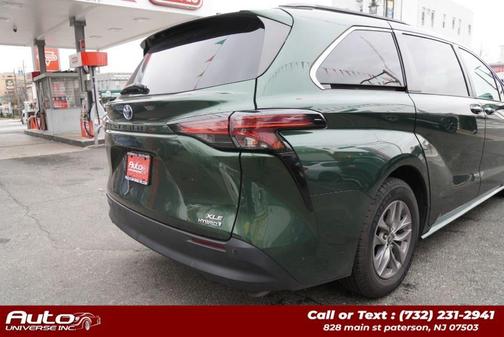 2021 Toyota Sienna XLE 8 Passenger