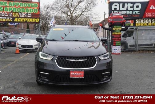 2022 Chrysler Pacifica Touring L