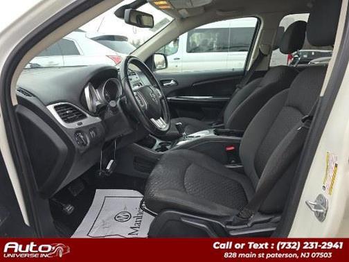 Vice White 2018 Dodge Journey SE