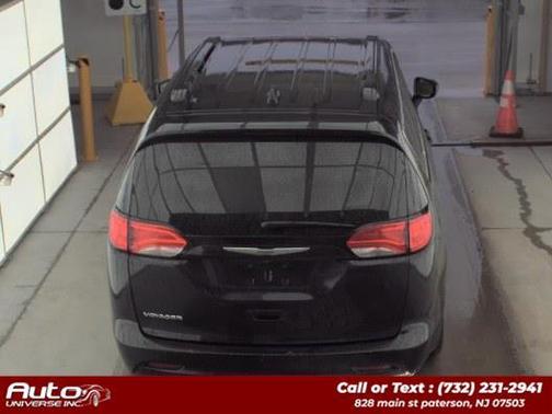 2021 Chrysler Voyager LXI