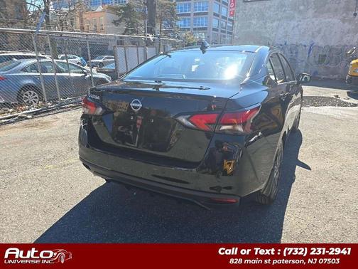 Super Black 2025 Nissan Versa 1.6 SV