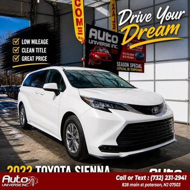 White 2022 Toyota Sienna LE