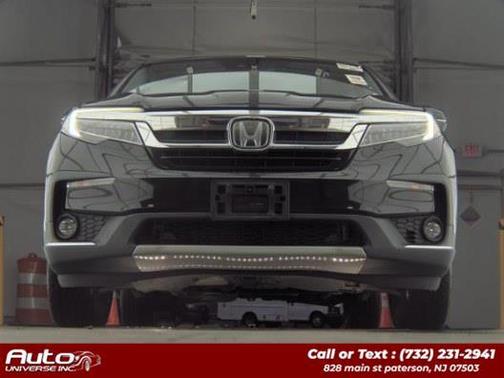 Crystal Black Pearl 2019 Honda Pilot Touring 8-Passenger