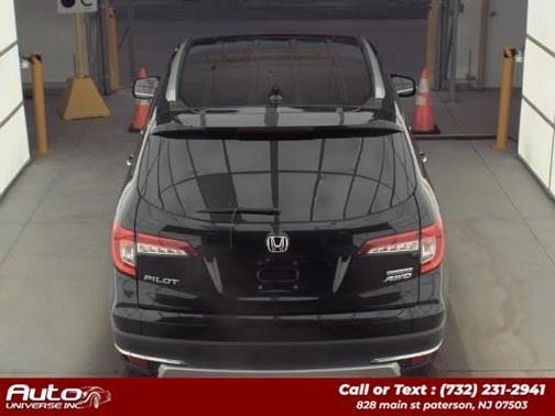 Crystal Black Pearl 2019 Honda Pilot Touring 8-Passenger