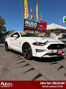 Oxford White 2019 Ford Mustang GT
