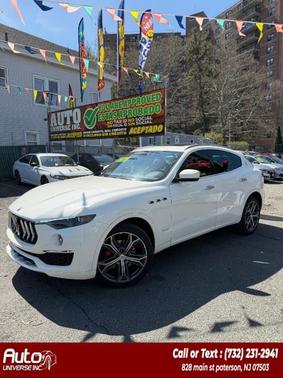 Bianco 2021 Maserati Levante Base