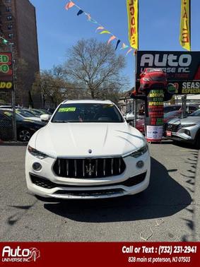 Bianco 2021 Maserati Levante Base