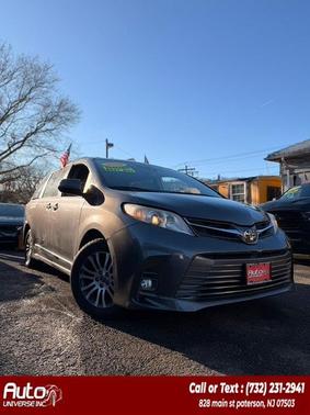 2020 Toyota Sienna XLE