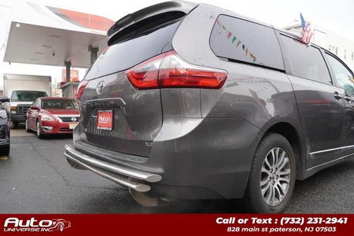 2020 Toyota Sienna XLE