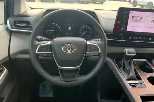 2022 Toyota Sienna XLE