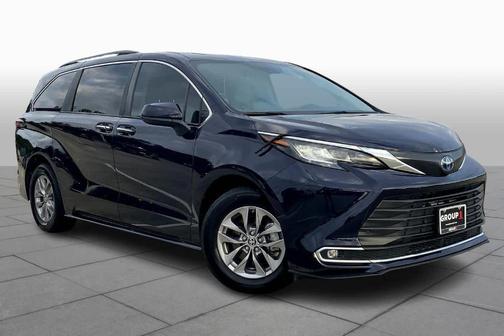2022 Toyota Sienna XLE