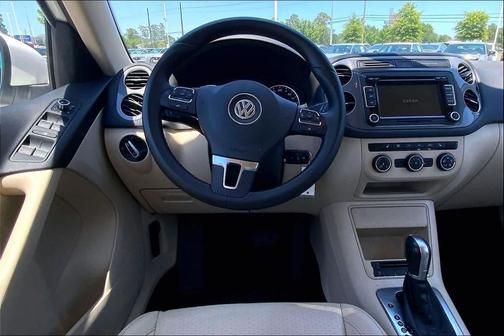 Candy White 2013 Volkswagen Tiguan SE