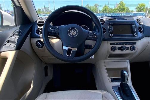 Candy White 2013 Volkswagen Tiguan SE