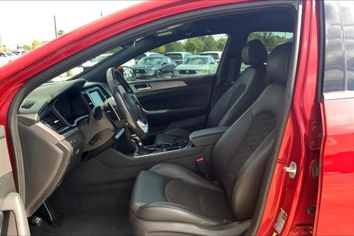 2019 Hyundai SONATA Sport