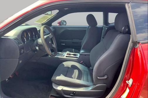 Inferno Red Crystal Pearl 2010 Dodge Challenger SE