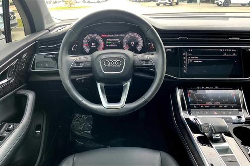 2023 Audi Q7 55 Premium Plus