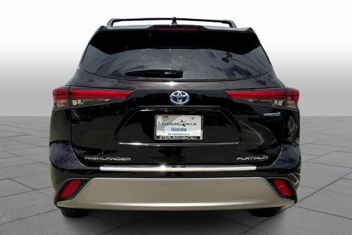 2021 Toyota Highlander Hybrid Platinum