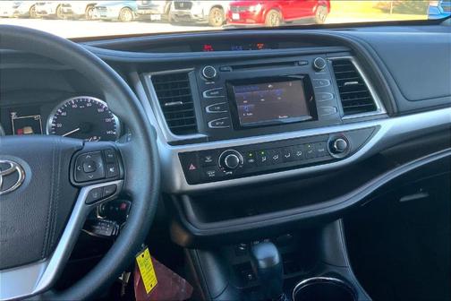 2017 Toyota Highlander LE