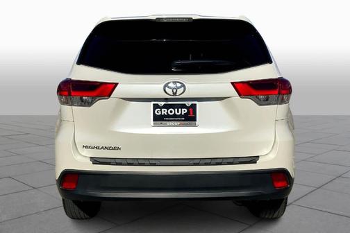 2017 Toyota Highlander LE