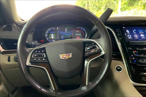 2017 Cadillac Escalade Luxury