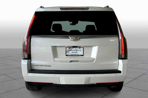 2017 Cadillac Escalade Luxury