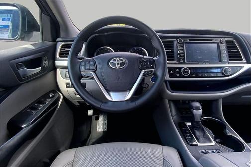 Predawn Gray Mica 2017 Toyota Highlander Hybrid Limited